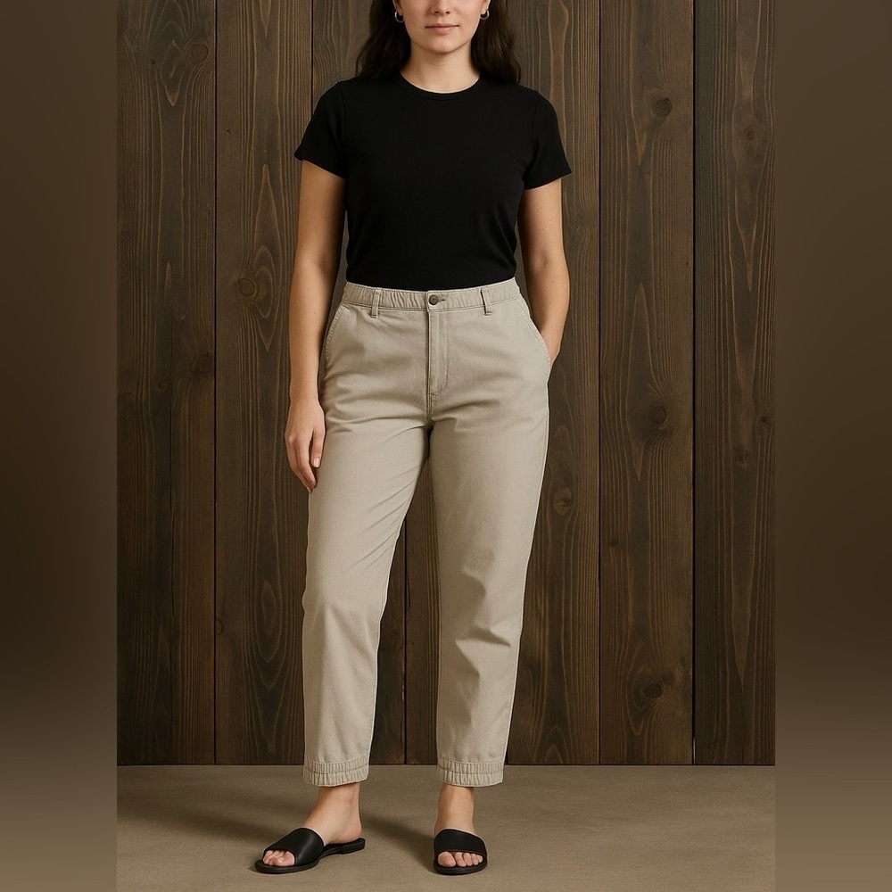 Eddie Bauer Khaki Tapered Pants Women’s 14 (Measured) Pull-On Hem Detail